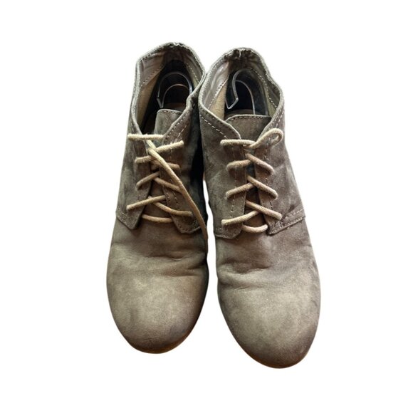 (5 for $25) Arizona Jean Co Lace Up Wedge Bootie in Taupe Size 6 - Picture 4 of 9